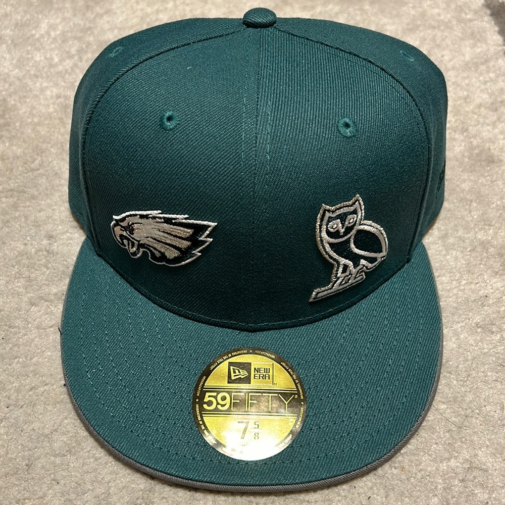 NWT - OVO Philadelphia eagles fitted